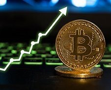 Рост цены Bitcoin глазами экономиста